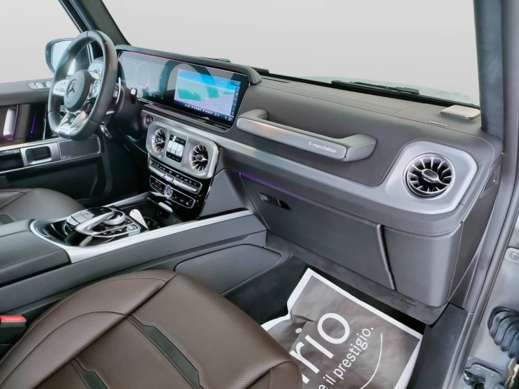 16 - Mercedes AMG Classe G Mercedes-AMG G 63