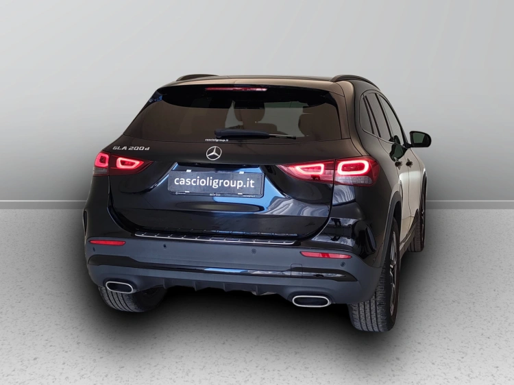 6 - Mercedes-Benz GLA 200 d Premium auto