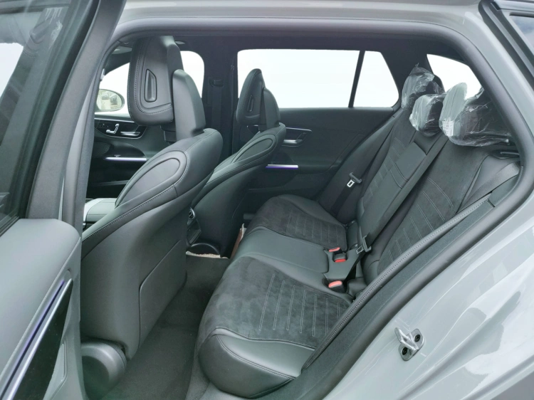 11 - Mercedes-Benz Classe C 220 d 4MATIC Station Wagon
