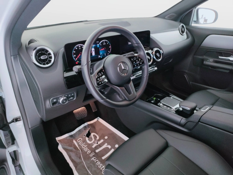 18 - Mercedes-Benz GLA 220 d Sport 4matic auto