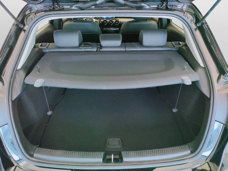 9 - Mercedes-Benz Classe A 180 d Advanced auto