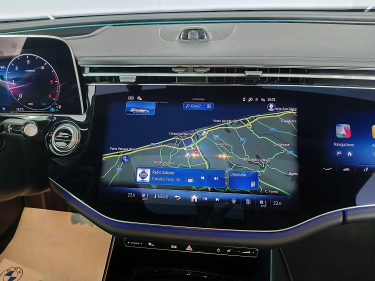 13 - Mercedes-Benz Classe E SW 220 d AMG Line Premium Plus auto