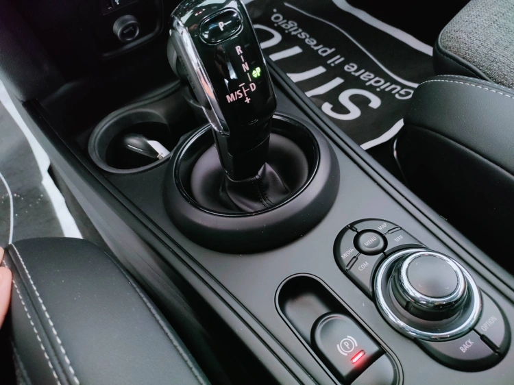 13 - MINI Countryman Mini Countryman 1.5 One Hype auto