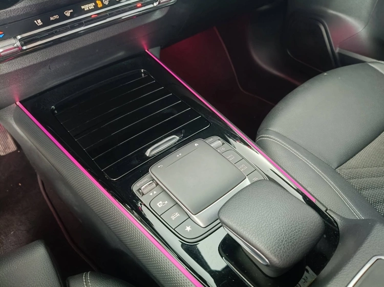 17 - Mercedes-Benz GLB 180 d Sport auto