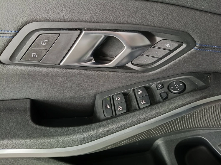 20 - BMW Serie 3 320d Touring mhev 48V Msport xdrive auto