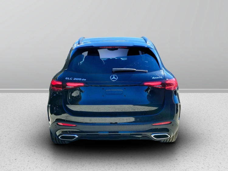 4 - Mercedes-Benz GLC 300 de 4Matic Plug-in Hybrid Coupe