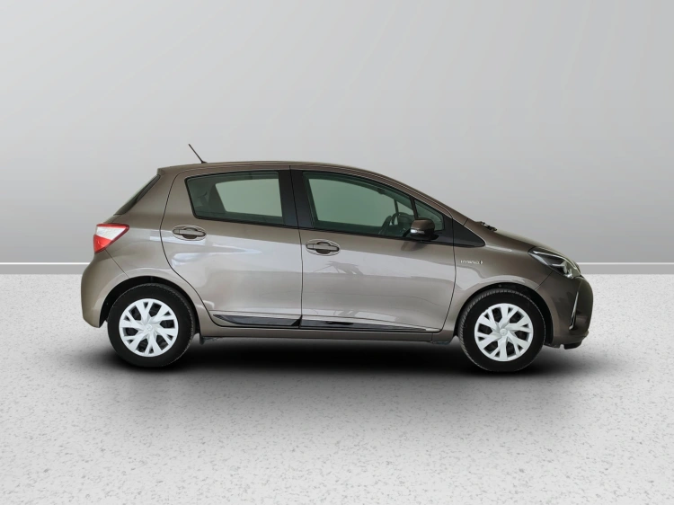 7 - Toyota Yaris Yaris 5p 1.5h Active my18