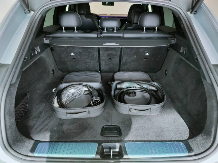 17 - Mercedes-Benz EQE 350 AMG Line Premium 4matic