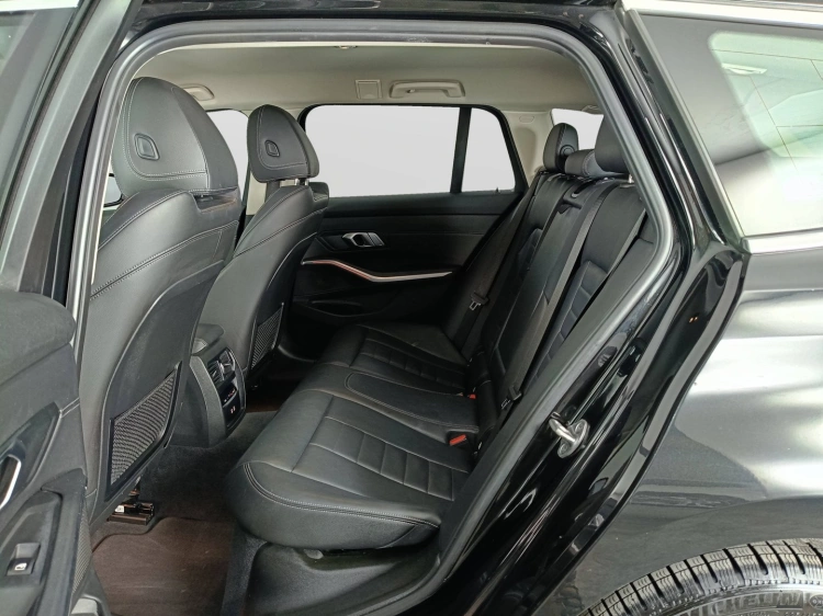 9 - BMW Serie 3 320d Touring mhev 48V xdrive Luxury auto