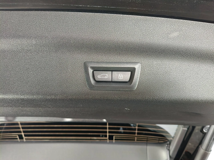 15 - BMW iX1 BMW iX1 eDrive20-Special Edition