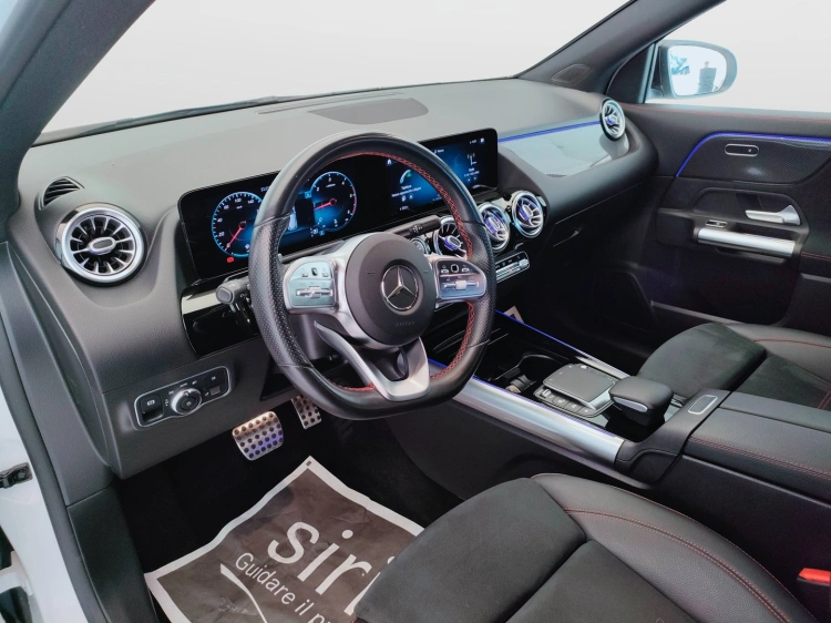 18 - Mercedes-Benz GLA 200 d Premium 4matic auto