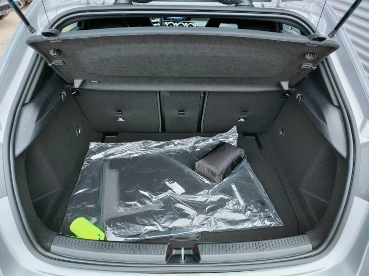 5 - Mercedes-Benz Classe A 180 d Automatic