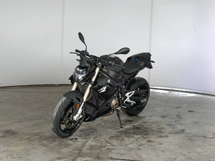 4 - BMW Motorrad R S 1000 R Abs my21