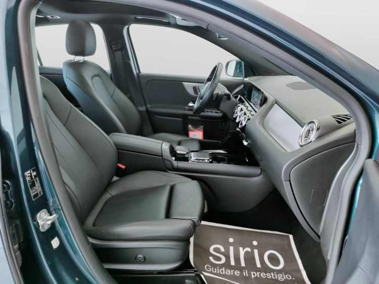 12 - Mercedes-Benz GLA 250 e phev (eq-power) Sport auto