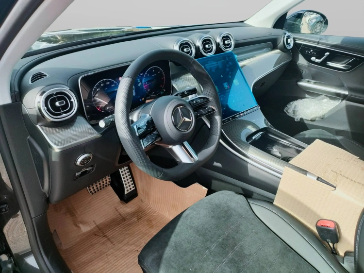 11 - Mercedes-Benz GLC 220 d 4MATIC