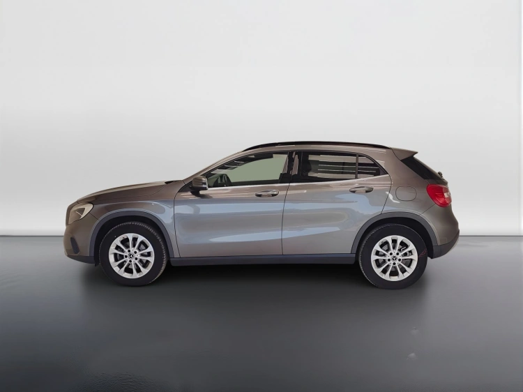 3 - Mercedes-Benz GLA 200 d Business auto
