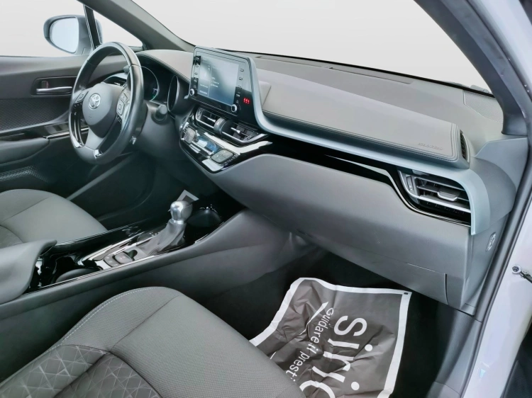 12 - Toyota C-HR C-HR 2.0h Trend e-cvt