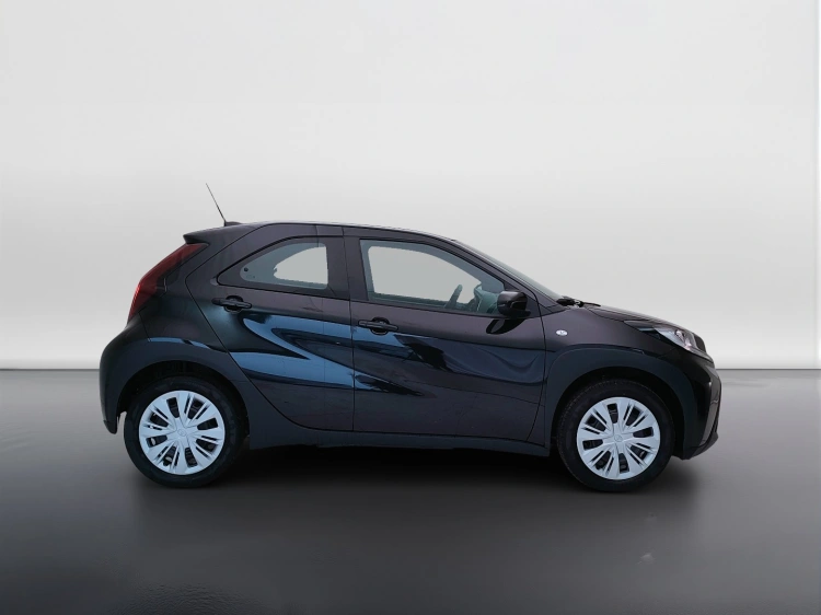 7 - Toyota Aygo X AYGO X 10B MT ACTIVE MY24