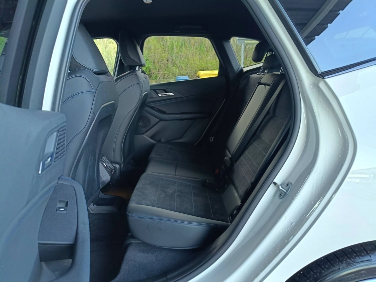 9 - BMW Serie 2 218d Active Tourer Msport auto