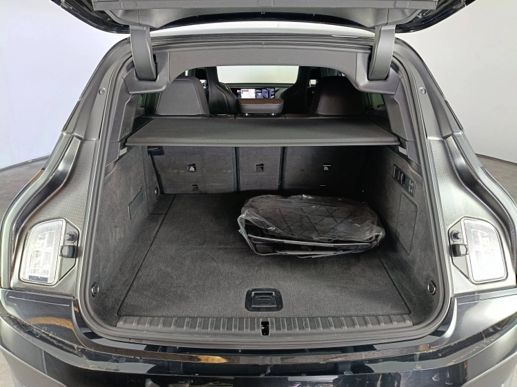 18 - BMW iX iX xdrive40