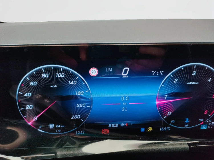 19 - Mercedes-Benz Classe B 180 d Street Edition auto