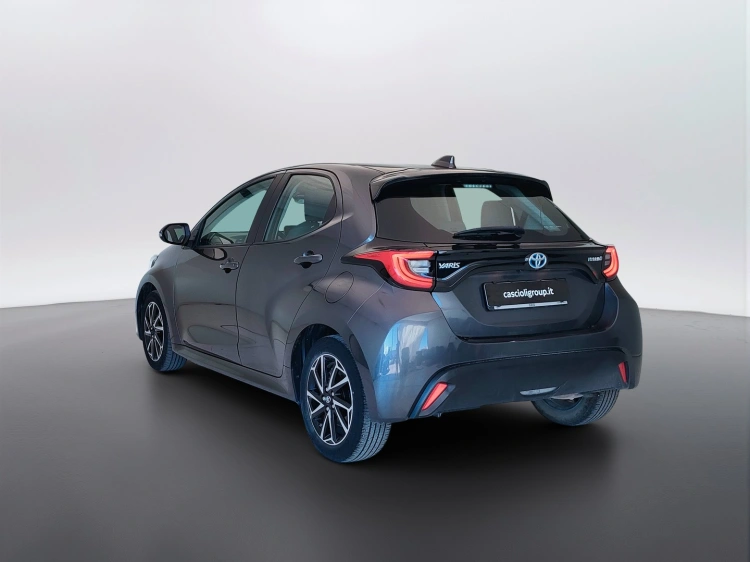 8 - Toyota Yaris Yaris 1.5h Trend