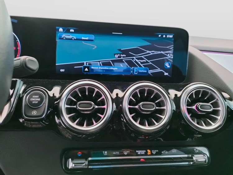 12 - Mercedes-Benz GLA 180 d Progressive Advanced Plus auto