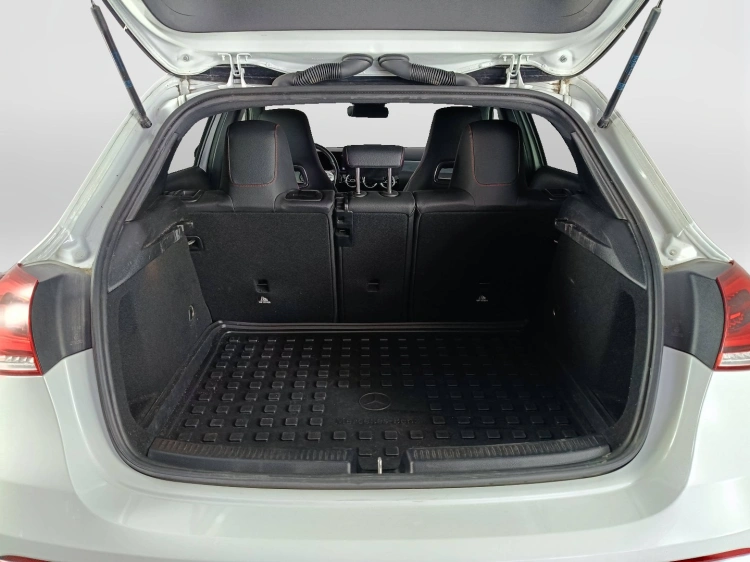 19 - Mercedes-Benz Classe A 180 d Premium auto