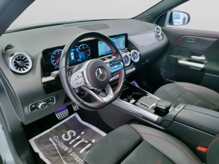 16 - Mercedes-Benz GLA 200 d Premium auto