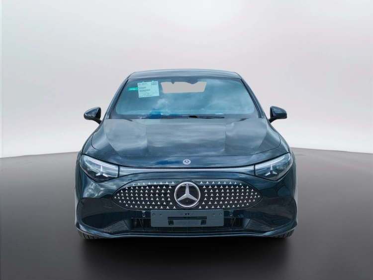 2 - Mercedes-Benz CLA 250+ con tecnologia EQ