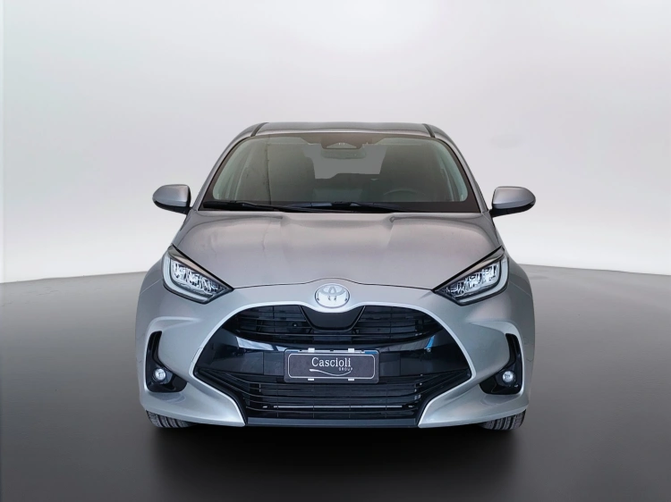 2 - Toyota Yaris Yaris 1.5h Trend