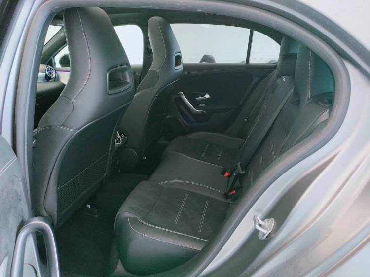 10 - Mercedes-Benz Classe A 180 d Premium Night edition auto