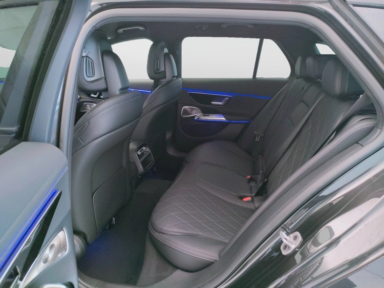 16 - Mercedes-Benz Classe E SW 220 d AMG Line Premium 4matic auto