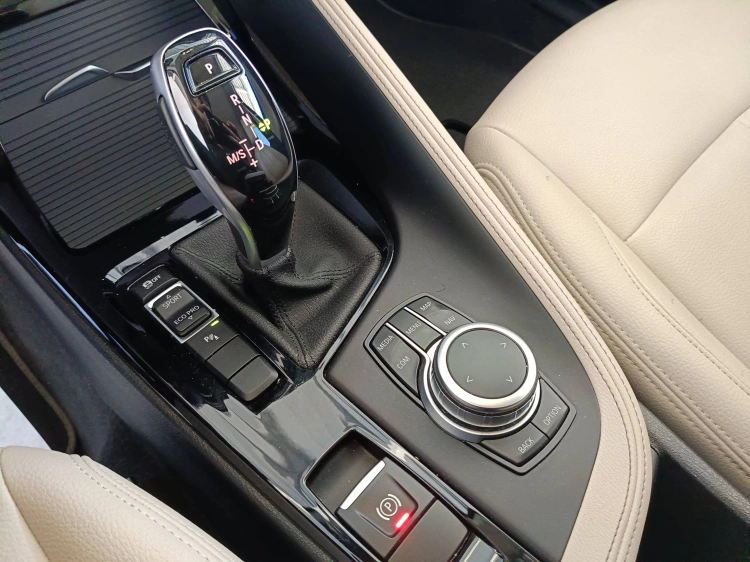 17 - BMW X1 X1 sdrive18d xLine Plus auto