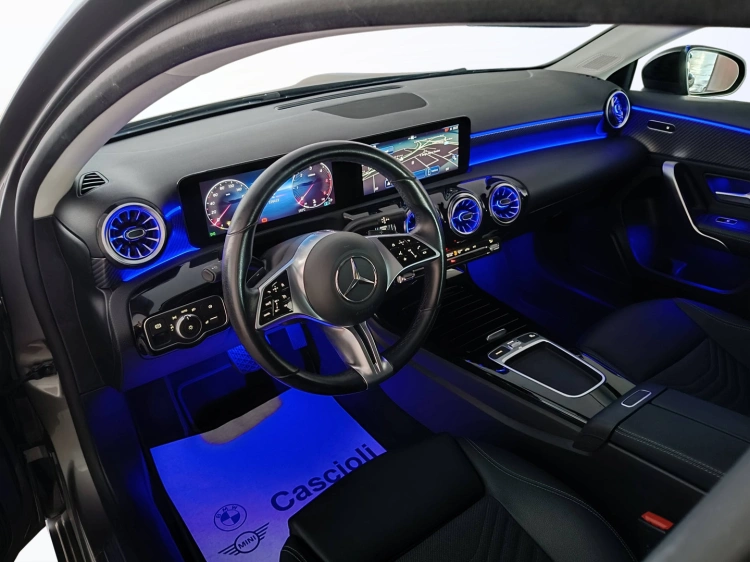 14 - Mercedes-Benz Classe A 180 d Progressive Advanced auto