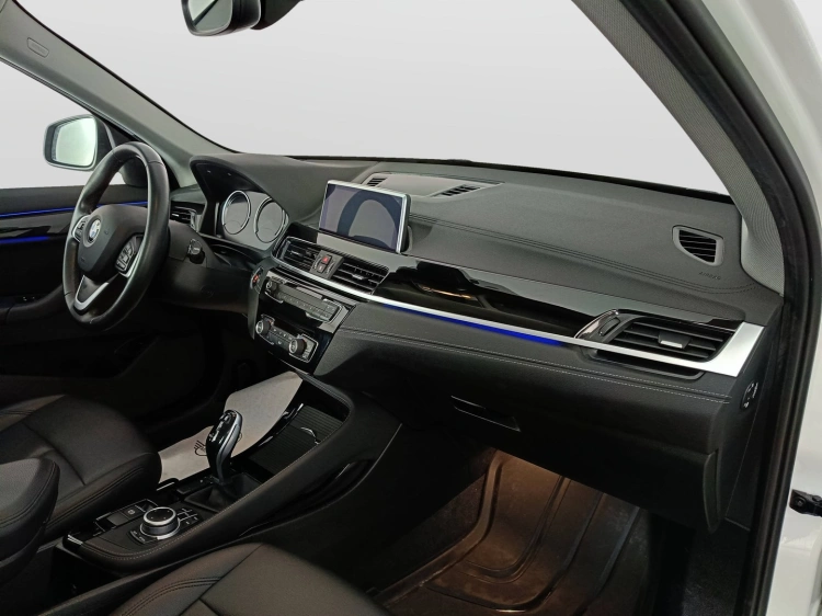 10 - BMW X1 X1 sdrive18d xLine Plus auto