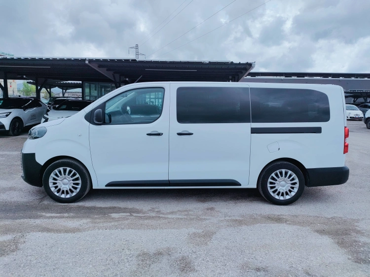 3 - Toyota Professional Proace Verso 2024 Proace Verso 2.0d 144cv S&S L2 Lounge D 9p.ti