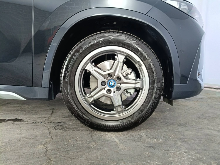 16 - BMW iX1 BMW iX1 eDrive20-Special Edition