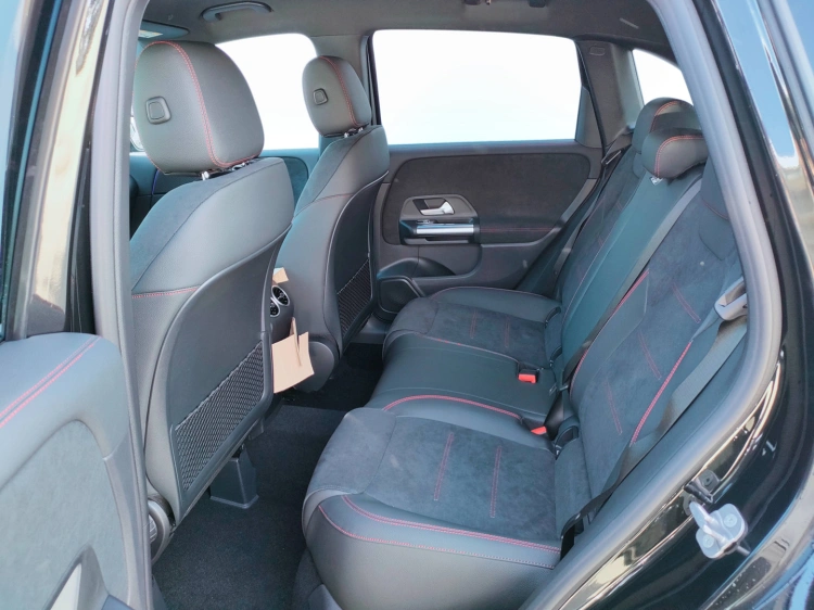 8 - Mercedes-Benz Classe B 180 d