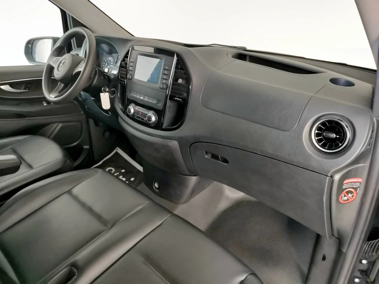 12 - Mercedes Vans Vito 114 cdi long tourer auto my20