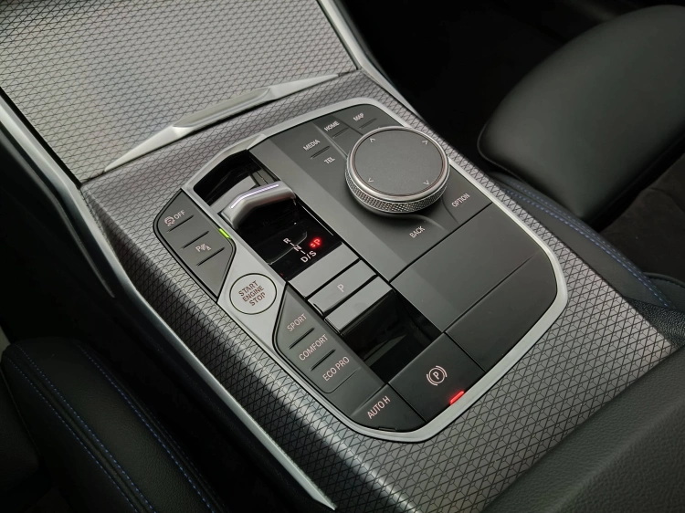 16 - BMW Serie 3 320d Touring mhev 48V xdrive Msport auto