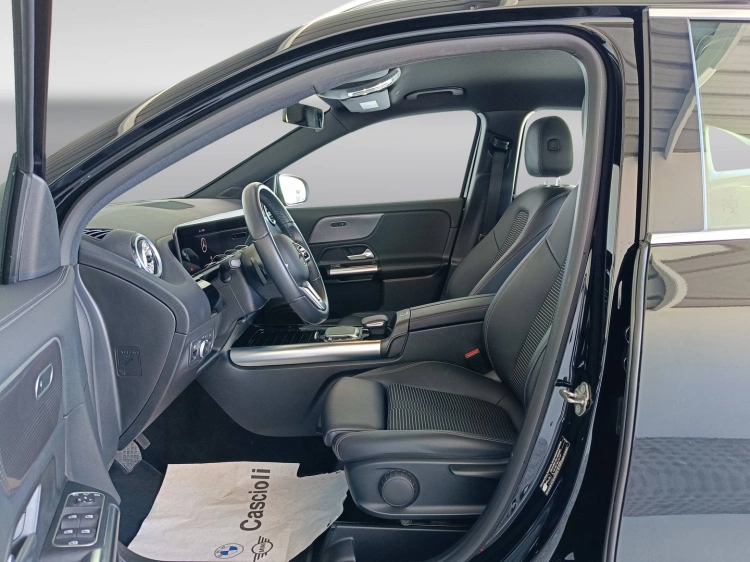 8 - Mercedes-Benz GLA 180 d Sport Plus auto