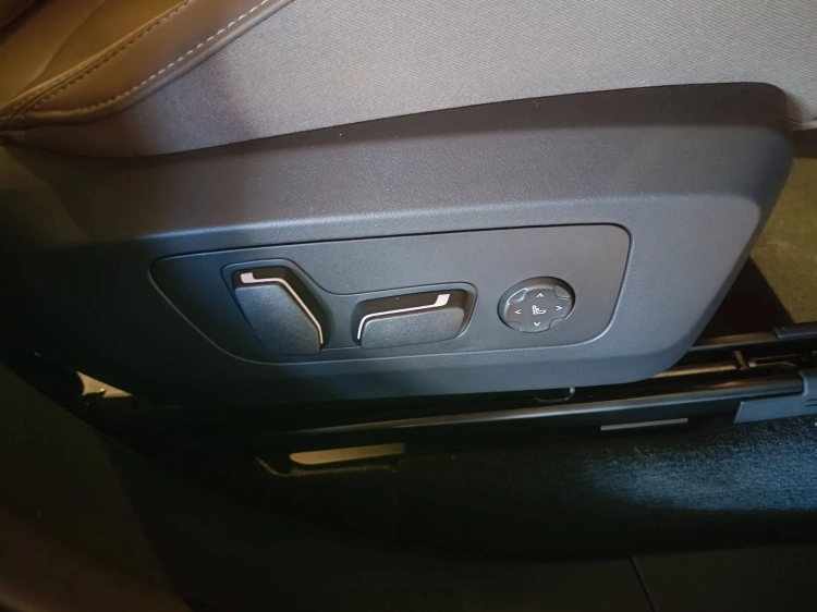 12 - BMW X3 BMW X3 30e xDrive