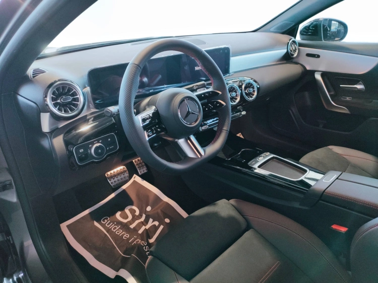 11 - Mercedes-Benz Classe A 180 d Automatic