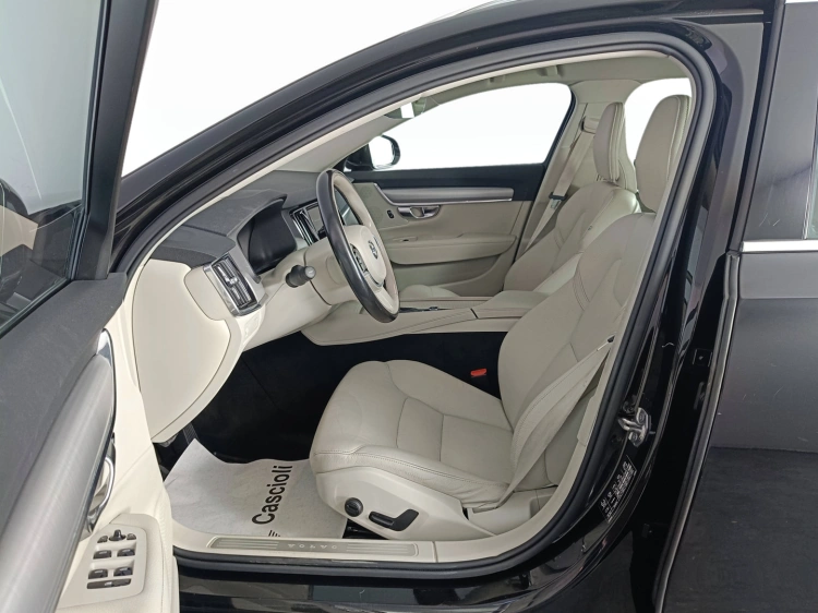 9 - Volvo V90 V90 2.0 D4 Momentum Business Pro awd geartronic