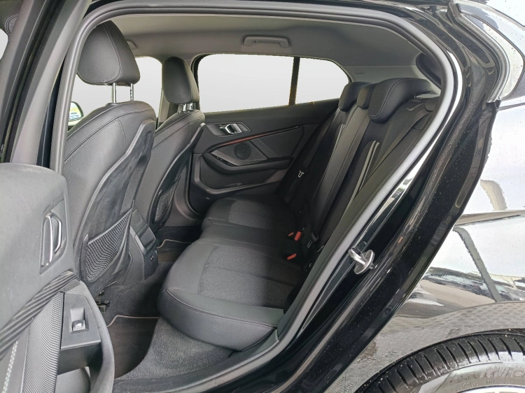 9 - BMW Serie 1 116d Sport auto