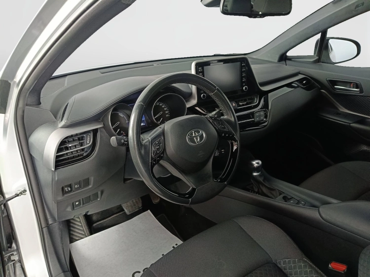 7 - Toyota C-HR C-HR 1.8h Business e-cvt