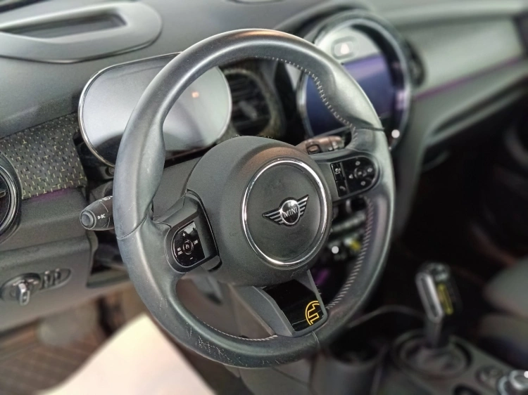 17 - MINI Cooper Mini 3p Cooper SE Classic auto