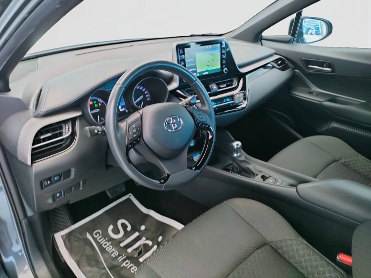 14 - Toyota C-HR C-HR 1.8h Business e-cvt