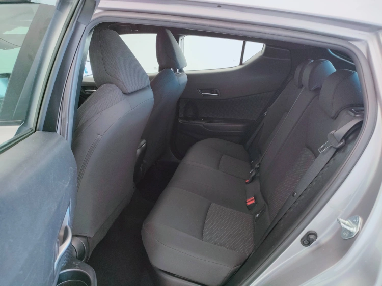 11 - Toyota C-HR C-HR 1.8h Business 2wd e-cvt